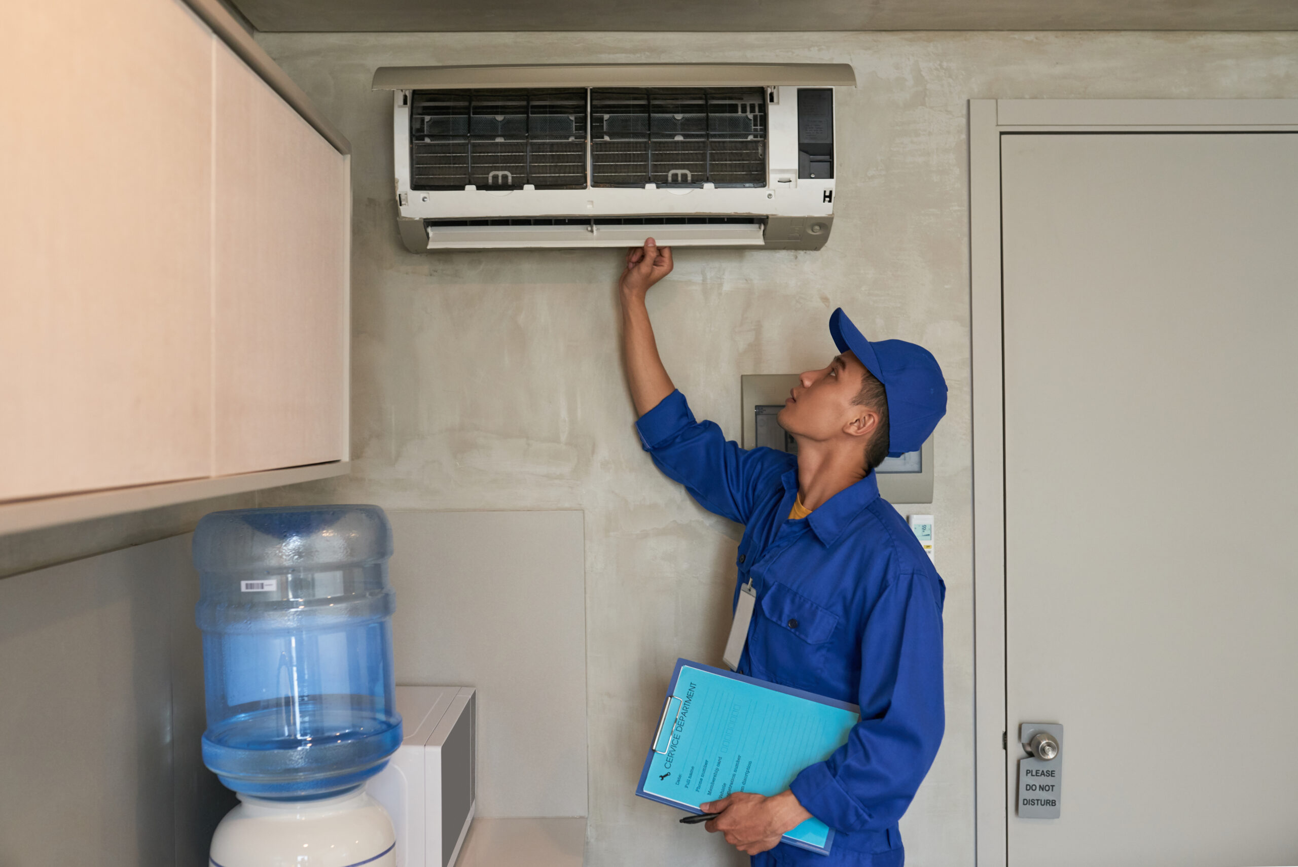 ac-refrigerant-leak-signs-causes-fixes-and-prevention