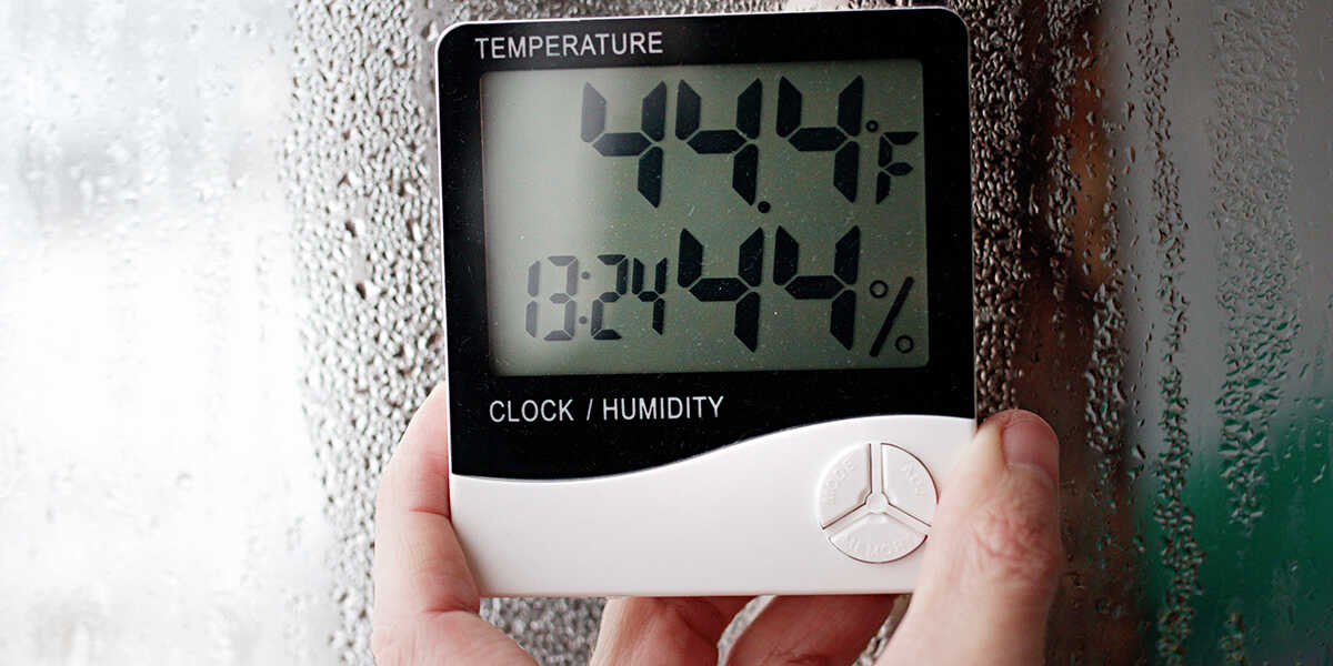 What measures clearance humidity